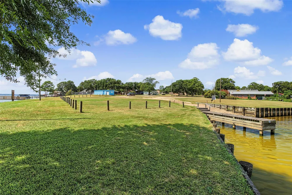20 Coolcrest Drive Point Blank, TX 77364