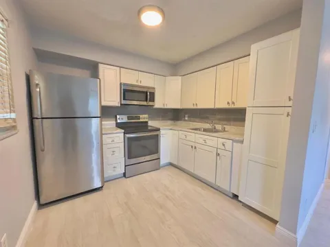 1650 NW 52ND AVENUE