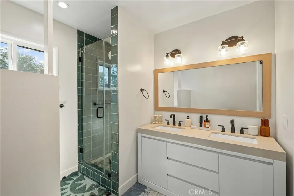 368 Vine Upland, CA 91786