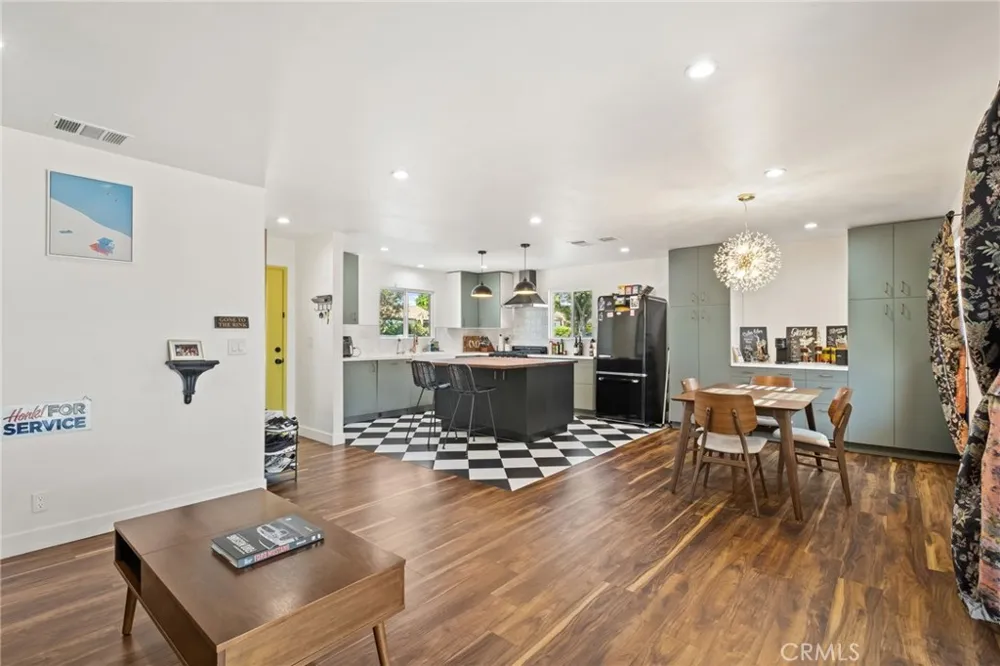 368 Vine Upland, CA 91786