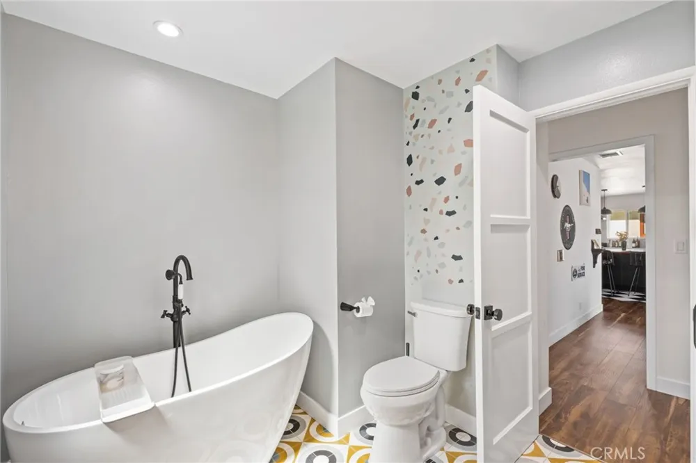 368 Vine Upland, CA 91786