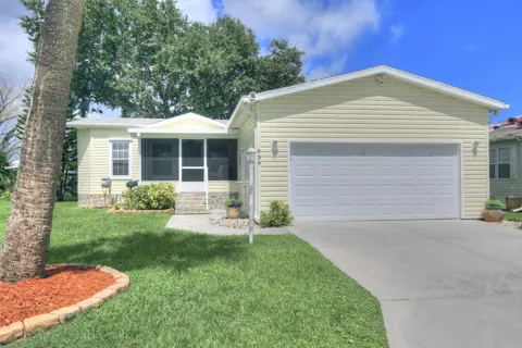 939 PECAN CIRCLE