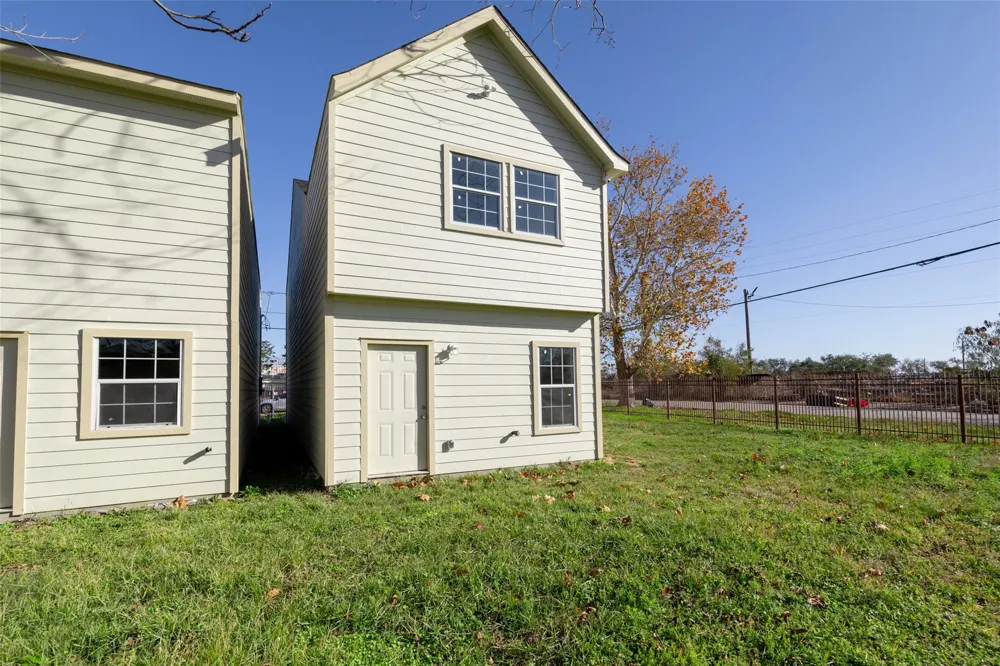 7754 Avenue J Houston, TX 77012