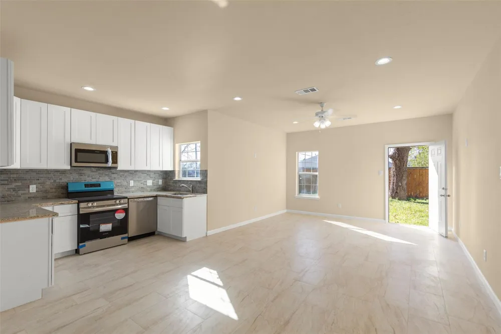 7754 Avenue J Houston, TX 77012