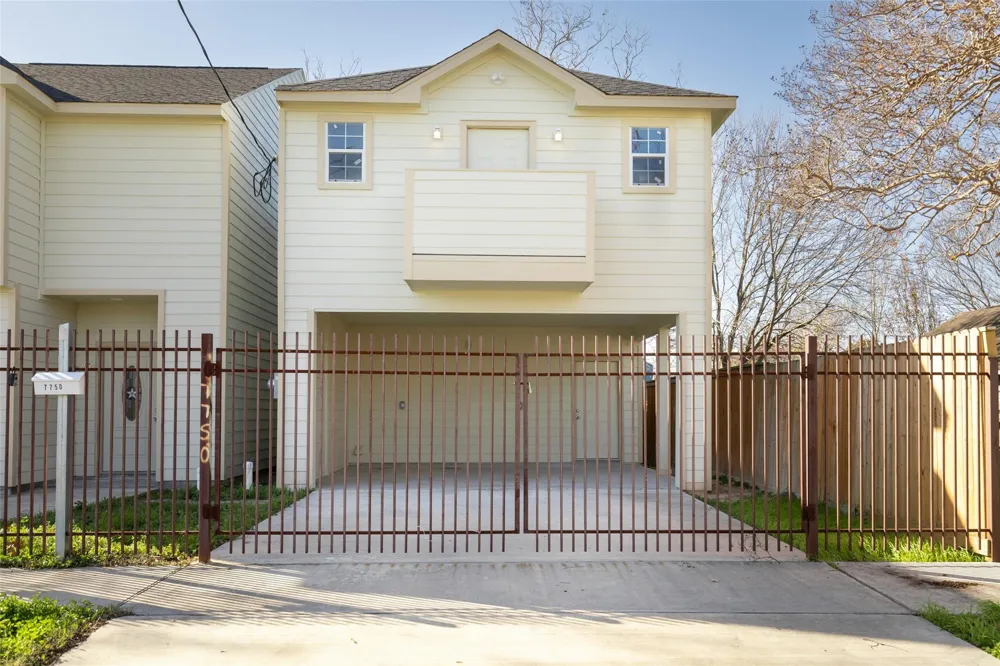7750 Avenue J Houston, TX 77012
