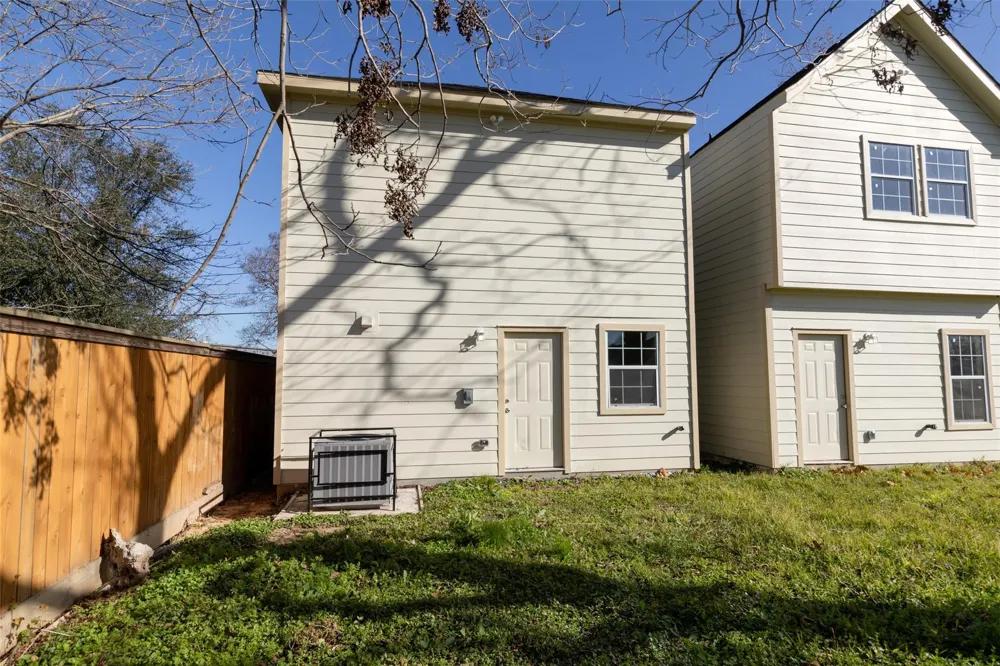 7750 Avenue J Houston, TX 77012