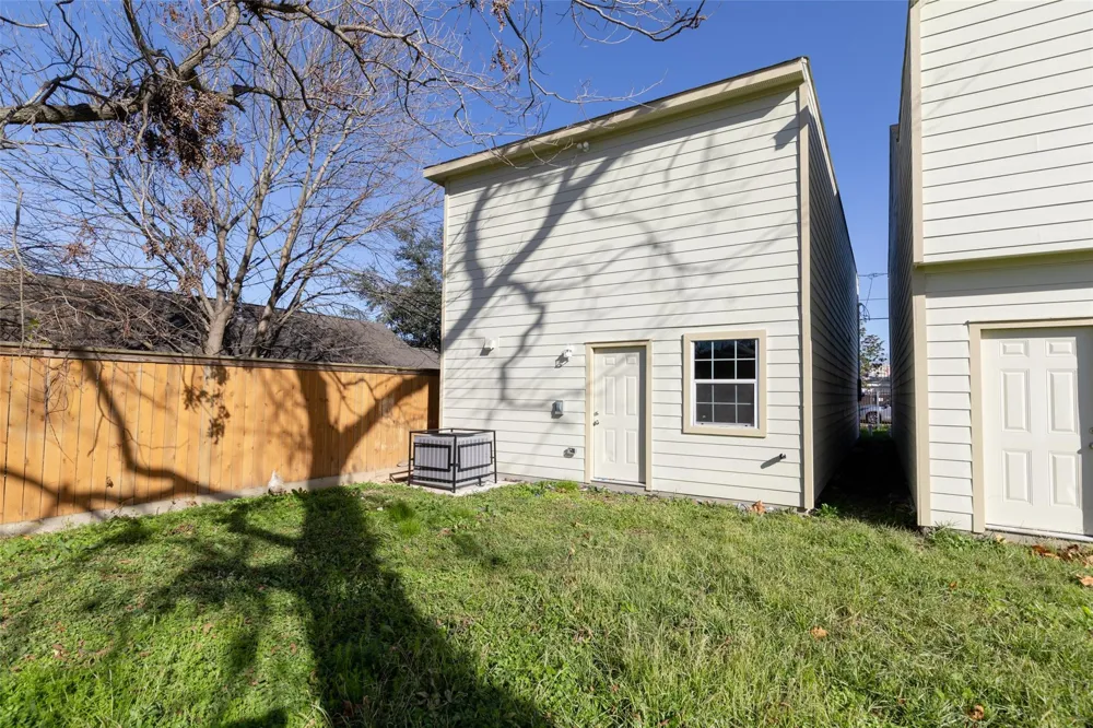 7750 Avenue J Houston, TX 77012
