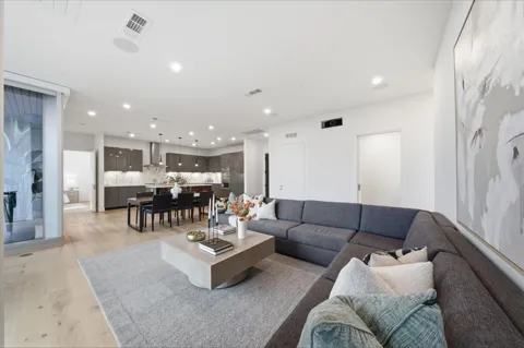 1711 Allen Parkway #2705