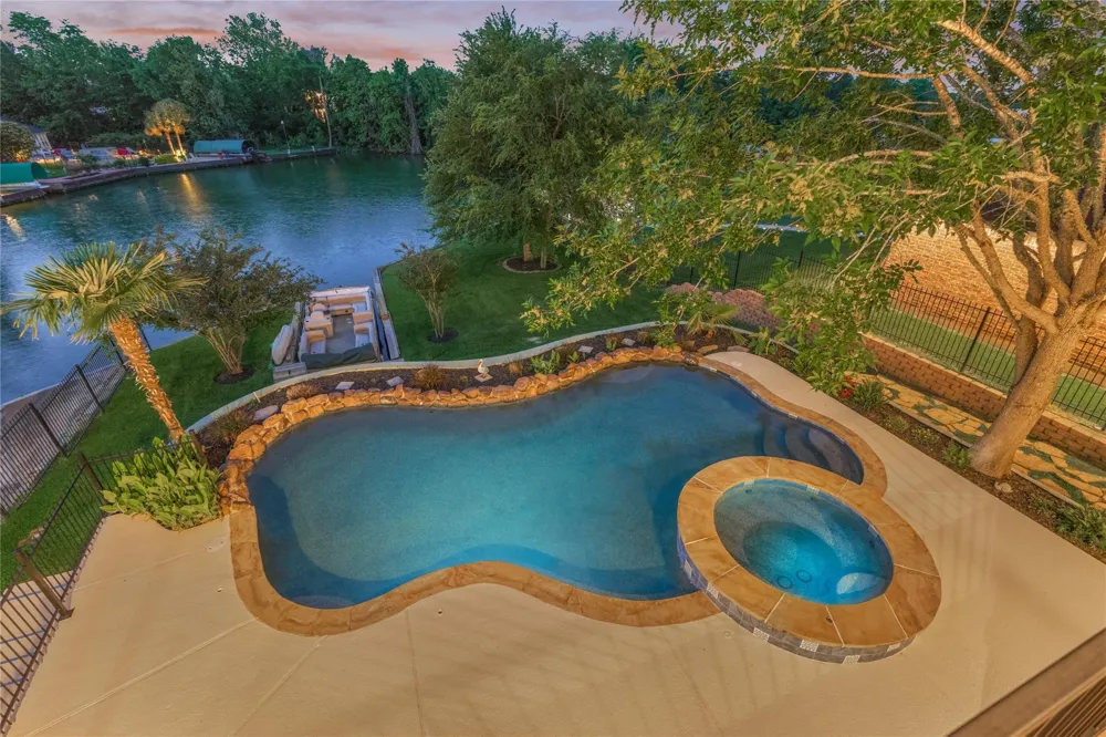 237 Blue Heron Drive Montgomery, TX 77316