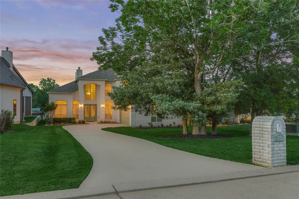 237 Blue Heron Drive Montgomery, TX 77316