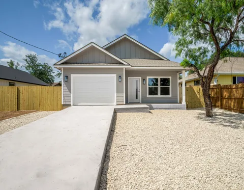 147 W Pine Drive