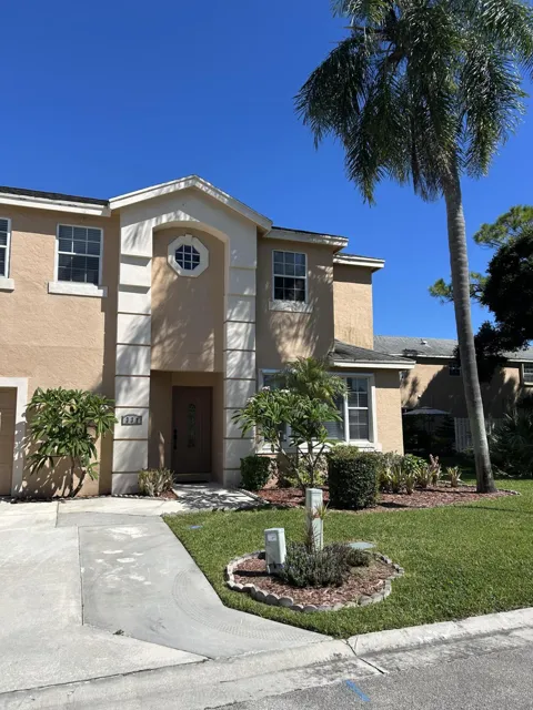 331 OAK CREST TERRACE #331