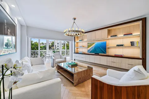 389 S Lake Drive #2g