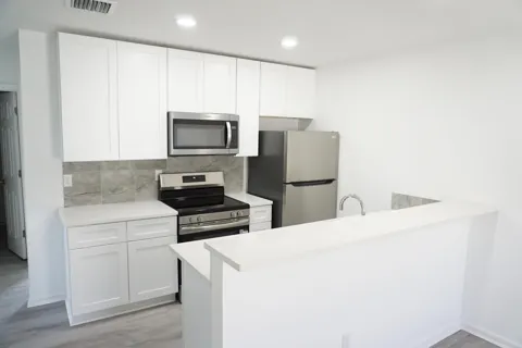 1181 W 28th Street