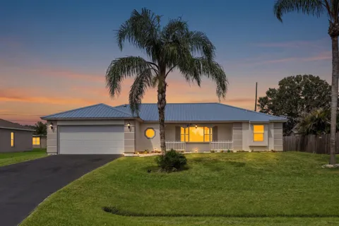 1051 SW DUBOIS