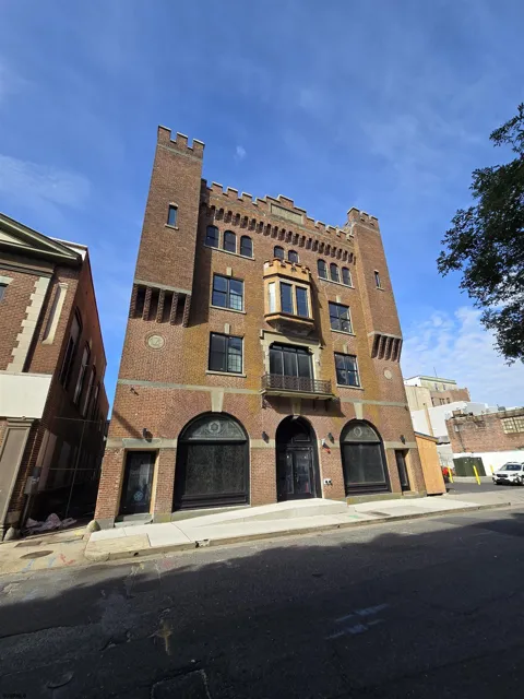 10 S NEW YORK Ave
