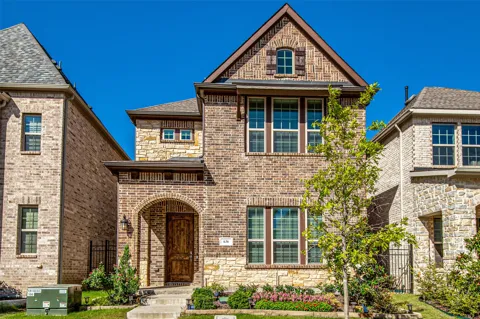 636 Courtyard Lane