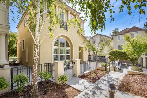 4674 Torrey Pines Circle