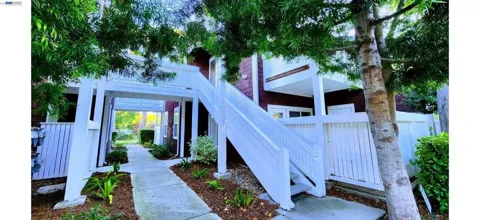 23 BAYSIDE CT