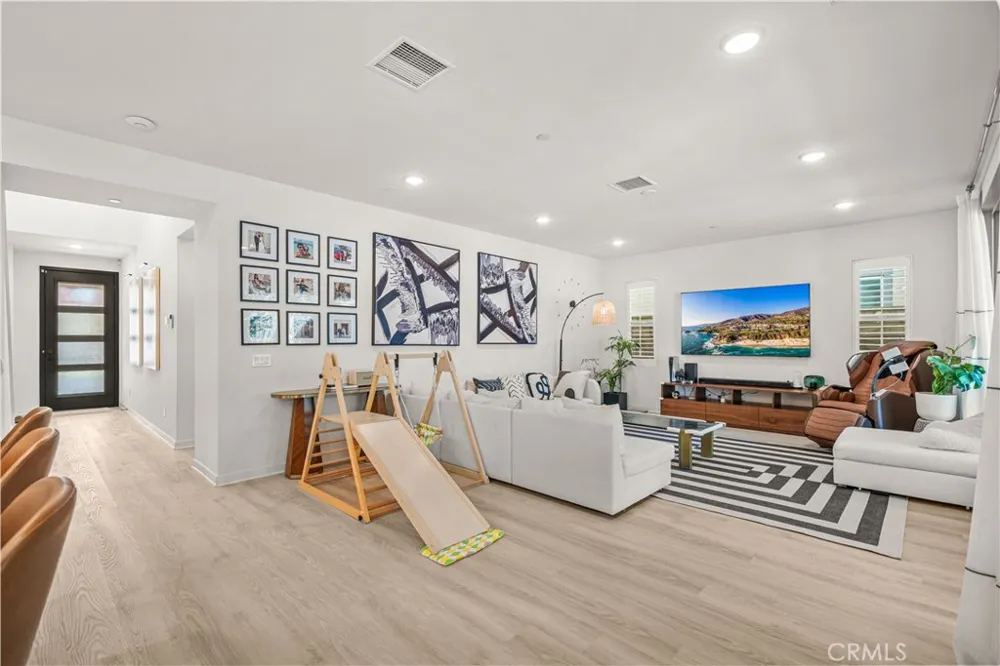 2531 E Violet Ontario, CA 91762