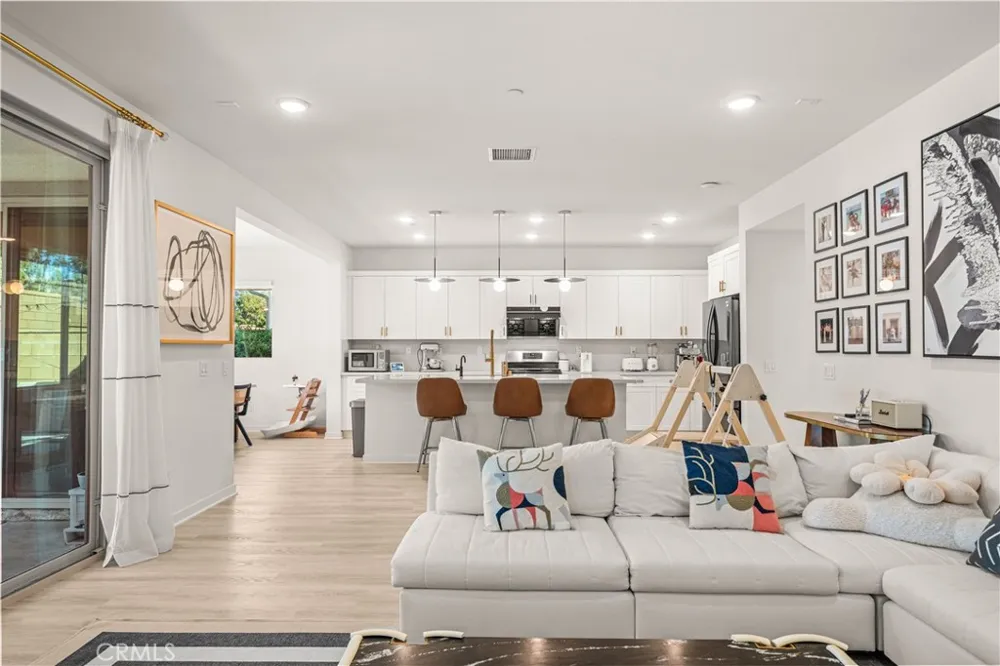 2531 E Violet Ontario, CA 91762