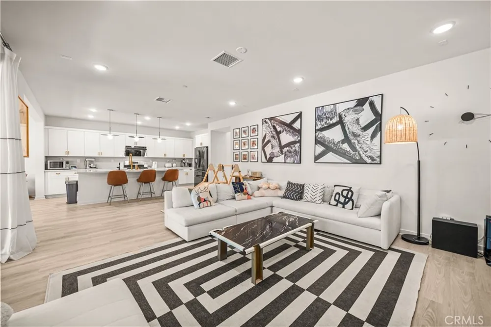 2531 E Violet Ontario, CA 91762