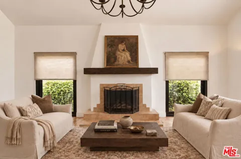 439 La Jolla Avenue