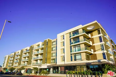 515 W Broadway #244