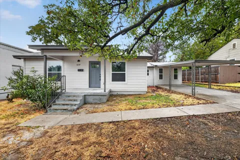 1607 Laura Road