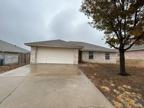 2509 Bigleaf Drive