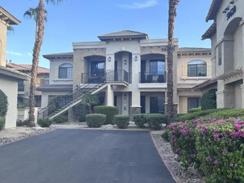 50650 Santa Rosa Plaza #3