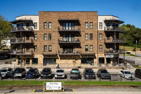 116 W Main St #3e