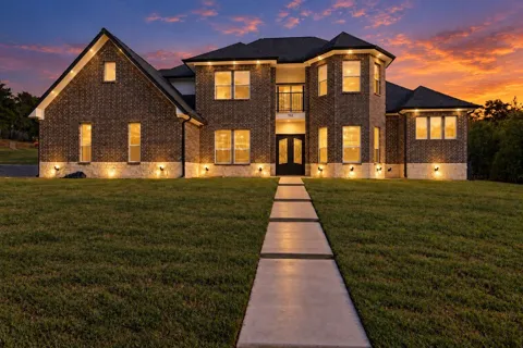 702 Linkcrest Drive