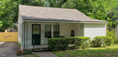1520 Woodlawn Avenue