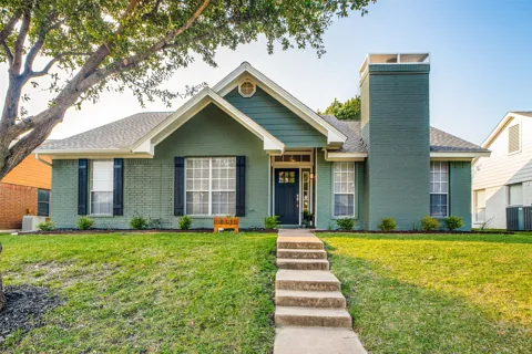 8341 Edgewater Drive