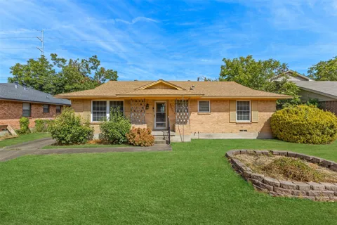 2401 Cardinal Lane