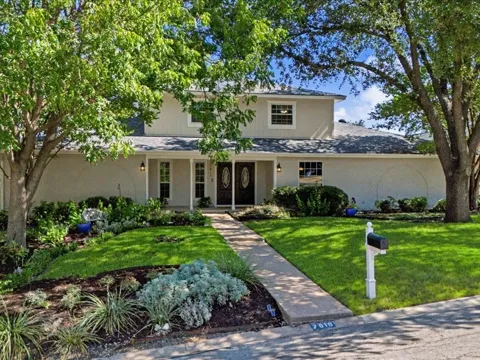 7816 Fairwood Court