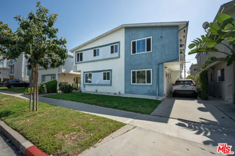 256 S Doheny Drive #1