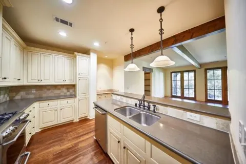2510 Henderson #9