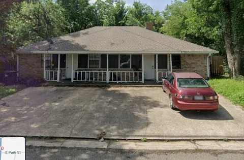 210 Park Street W