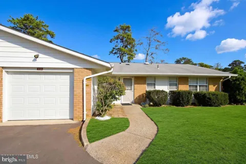 33 GRAMERCY LANE