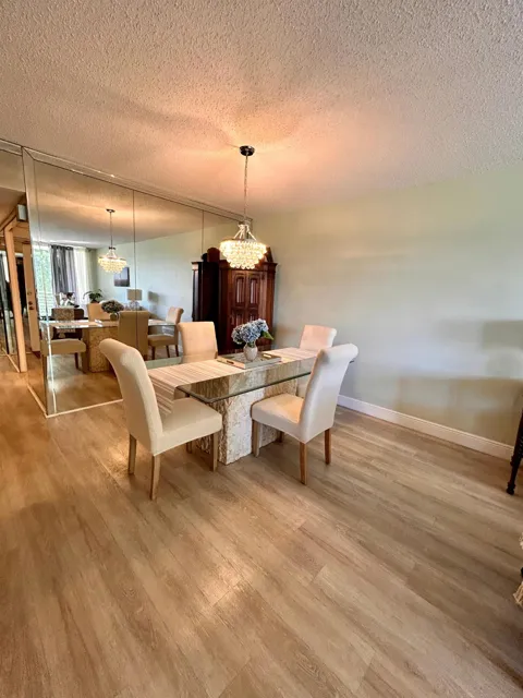 3850 OAKS CLUBHOUSE DRIVE #305
