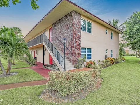 1975 SW Palm City Road #39 J
