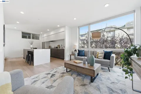 857 W Grand Ave