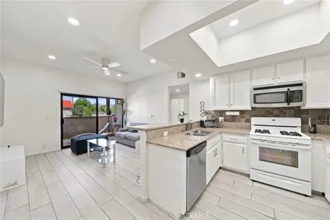 10943 Laurel Canyon Boulevard #B9