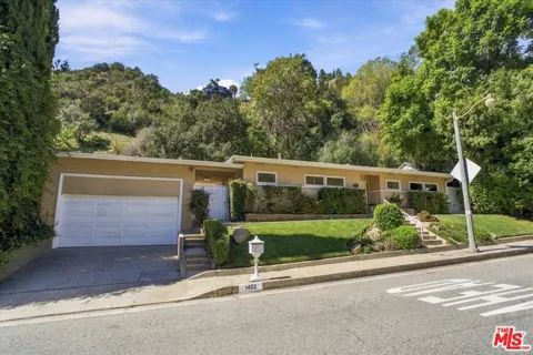 1423 Roscomare Road