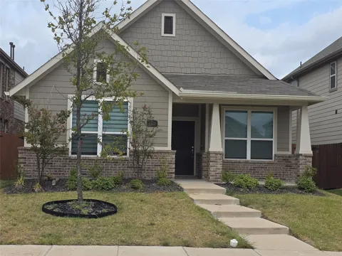 3153 Blossom Trail