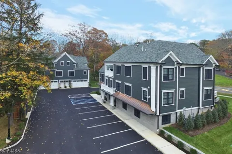 210 Mountain Blvd #2B Unit 2B