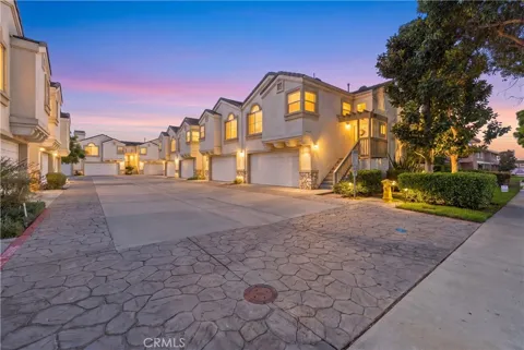 3294 W Orange