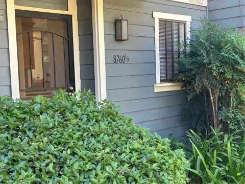 8760 Pine Crest